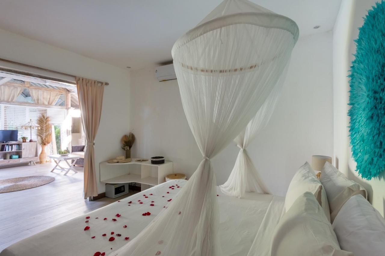 Cocowhite Villa Seminyak Buitenkant foto