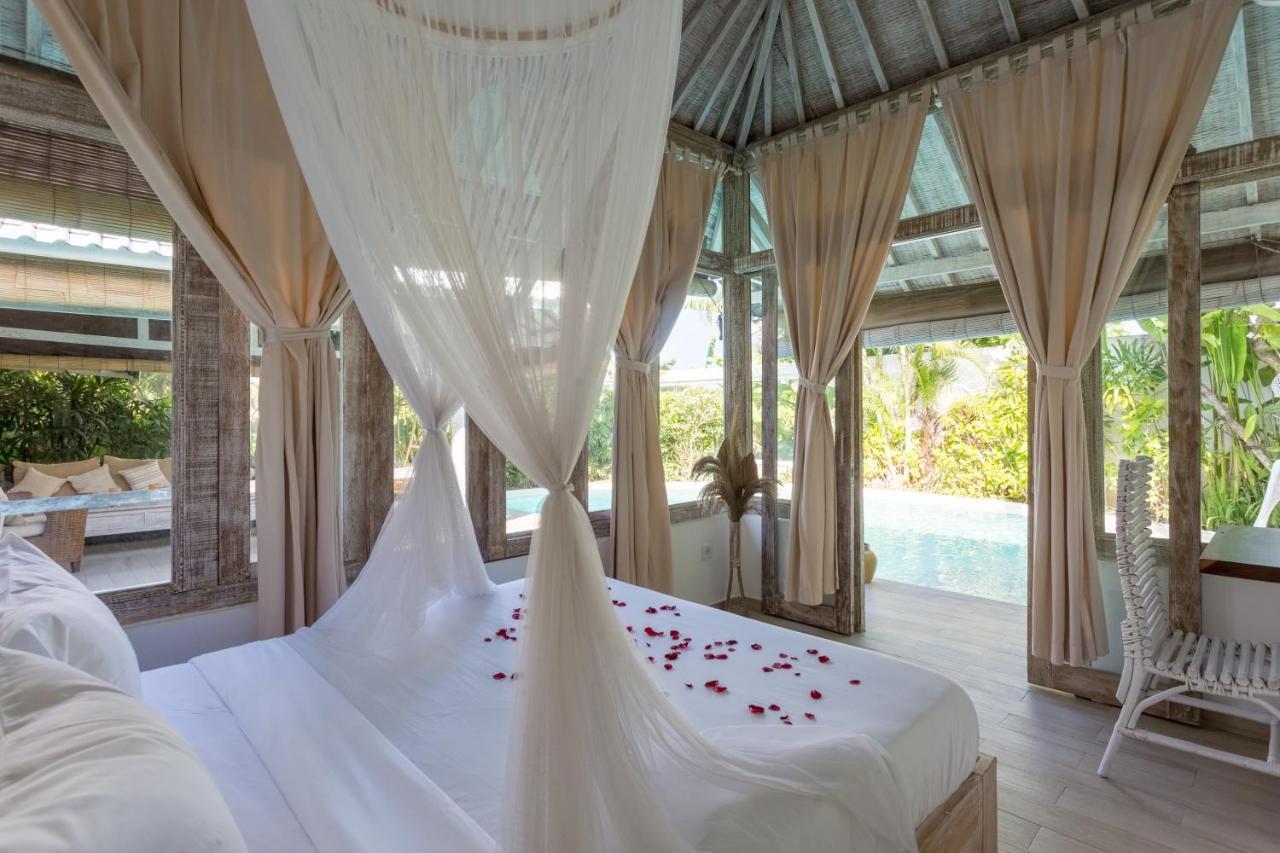 Cocowhite Villa Seminyak Buitenkant foto
