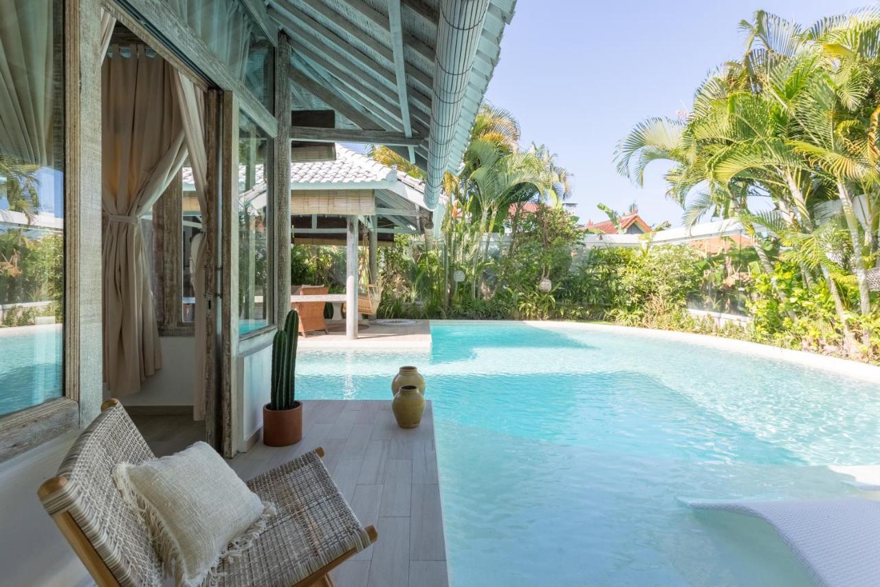 Cocowhite Villa Seminyak Buitenkant foto