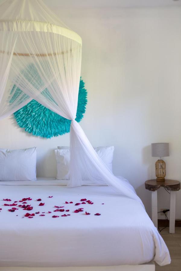 Cocowhite Villa Seminyak Buitenkant foto