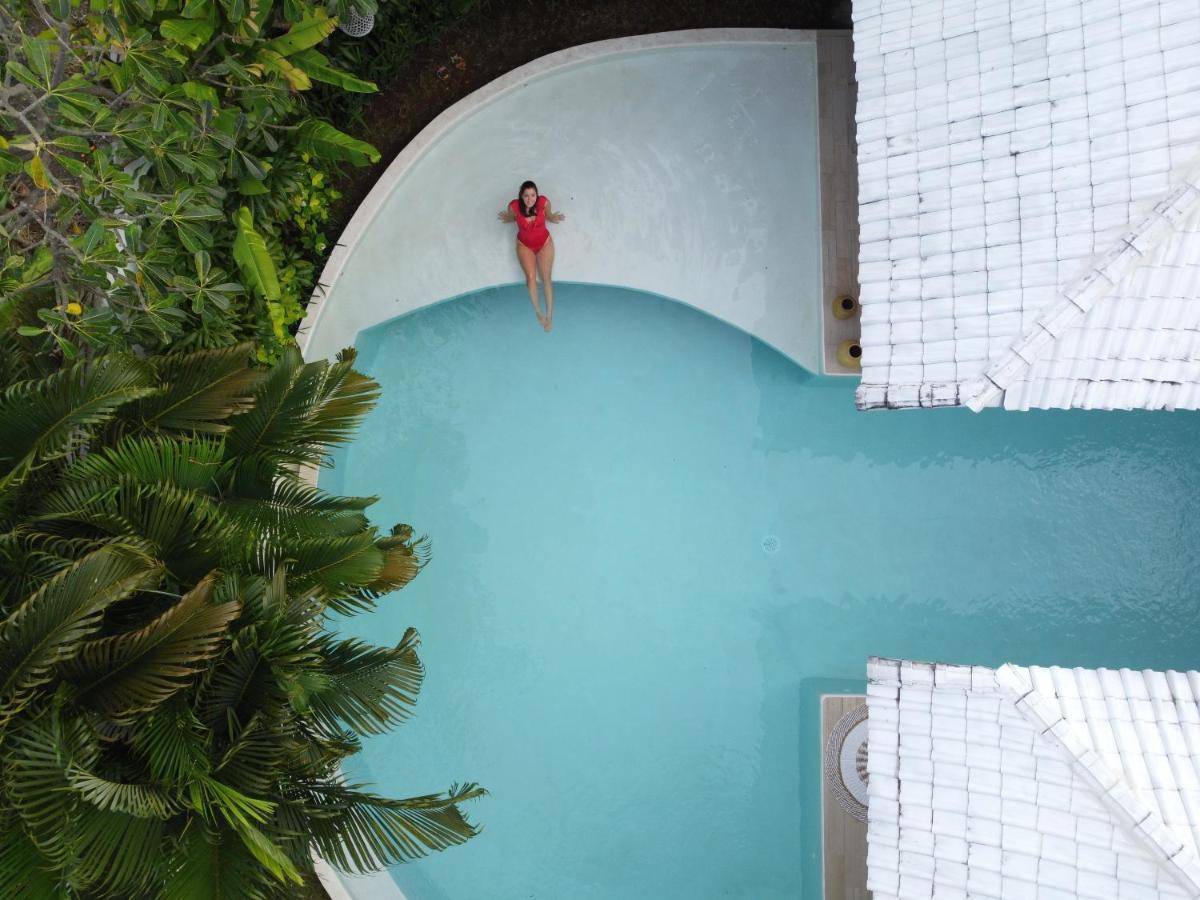 Cocowhite Villa Seminyak Buitenkant foto